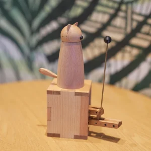 主图2 Cute Interactive Wooden Cat Automaton