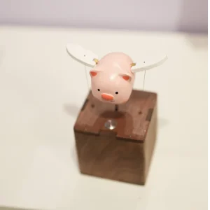 主图5 Whimsical Flying Pig Automaton